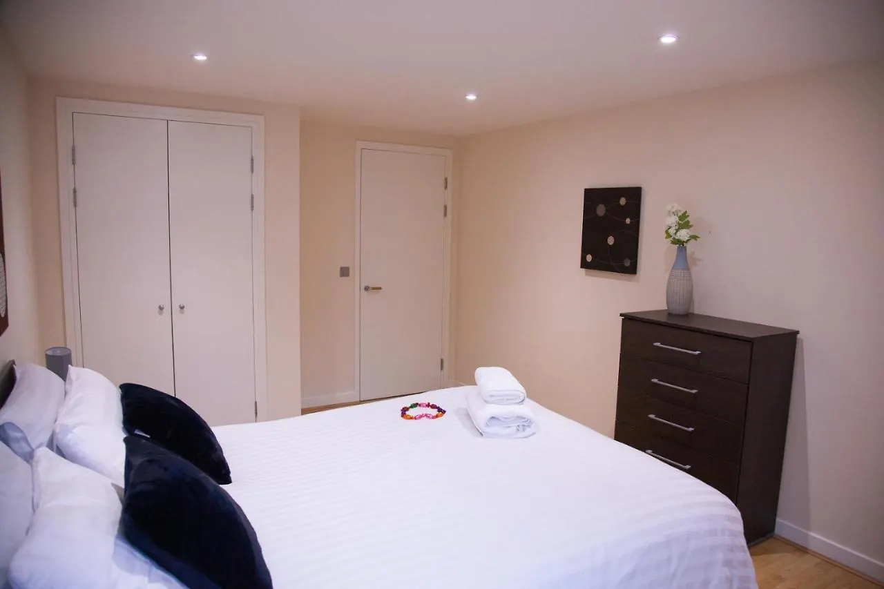 Canary Wharf Retreat - Serviced Apartments London