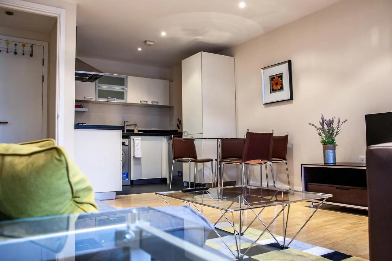 Canary Wharf Retreat - Serviced Apartments London